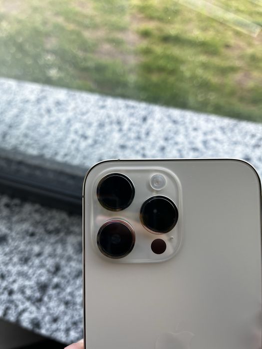 iPhone 14 pro max gold