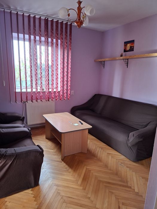 Închiriez apartament