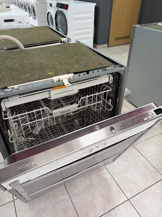 Miele G 6260 scVi  Съдомиялна за пълно вграждане  с AutoOpen /24 м гар