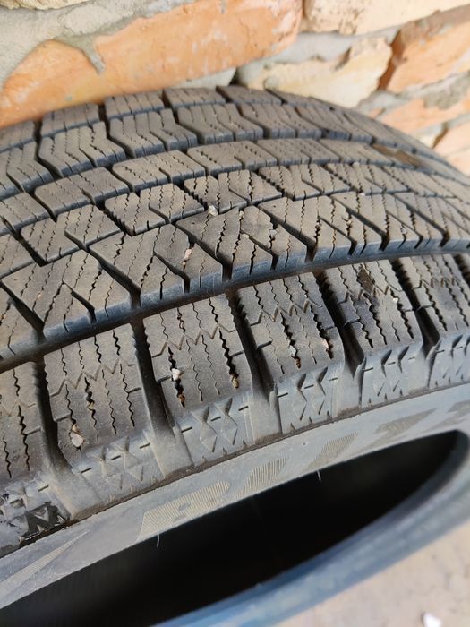 Зимние шины Bridgestone Blizzak Ice