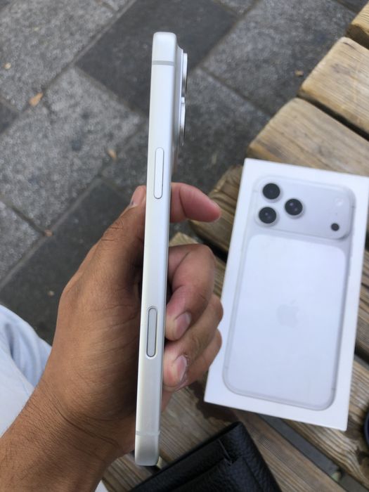 IPHONE 17 pro max