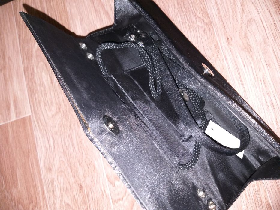 Продам новые сумочки.