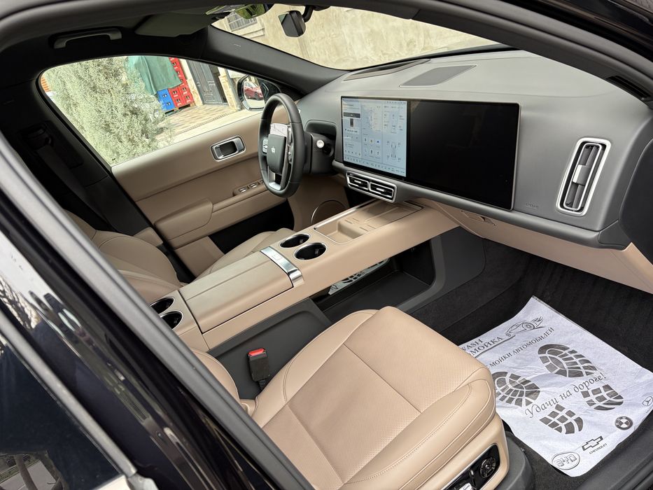 Lixiang L9 restyling full coffee salon