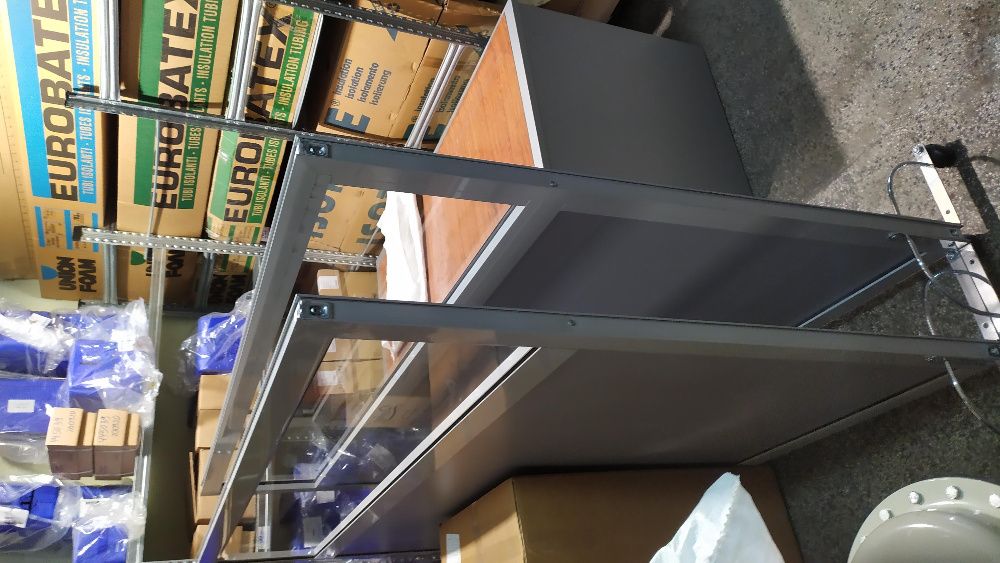 Продавам алуминиеви прегради/паравани на колелца