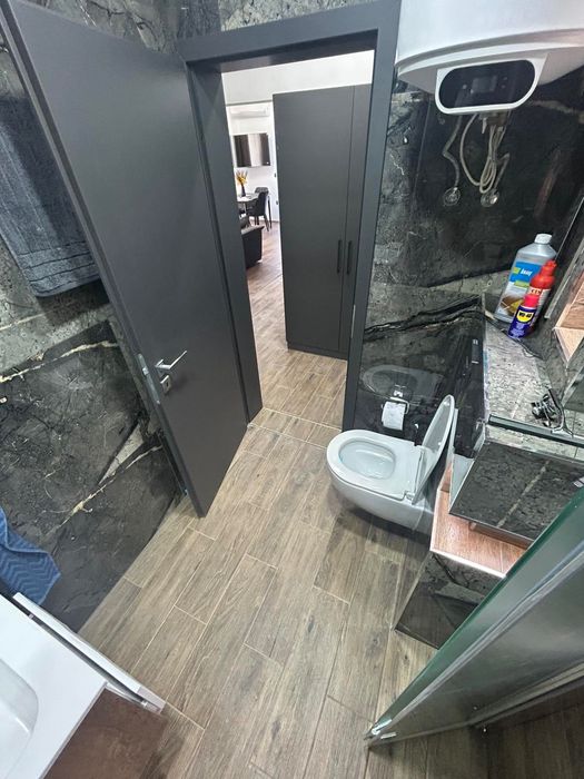 Дава се под наем Тристаен апартамент в Варна, м-т Сотира - 65 кв.м за 765 € - Снимка #16