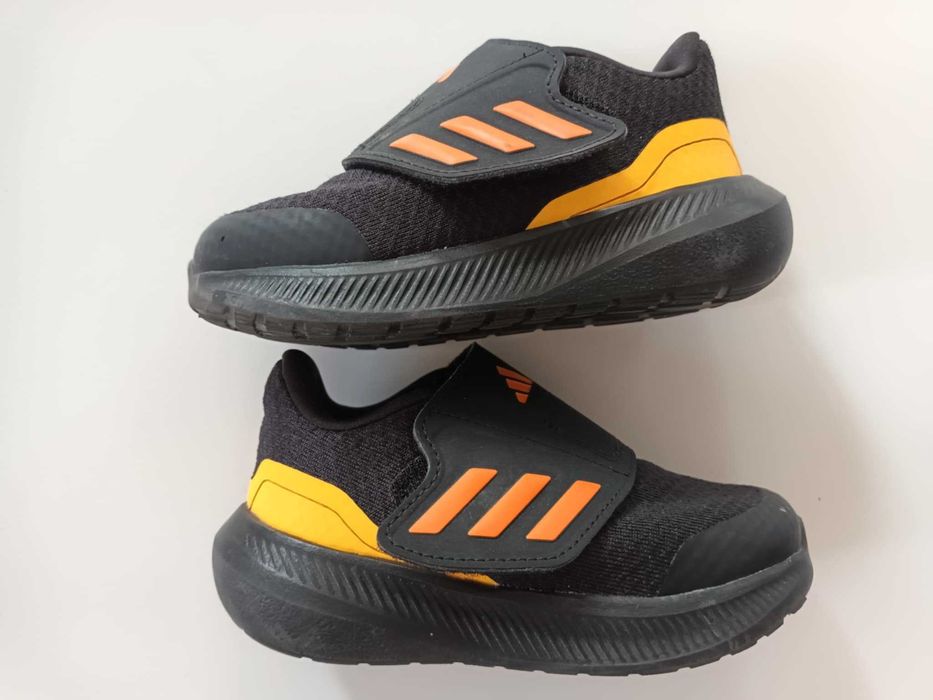 Намалени! Детски маратонки Adidas Runfalcon