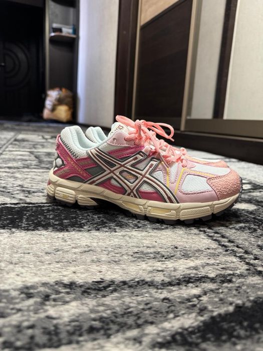 продаю кросовки ASICS, розовые