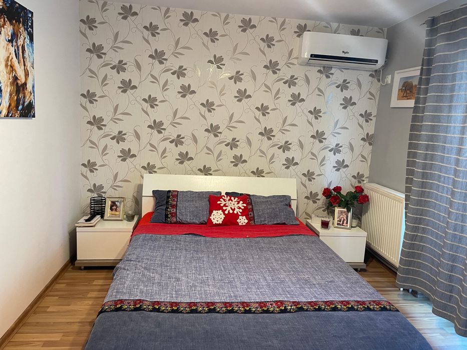 vand apartament cu 2 camere, etaj 3