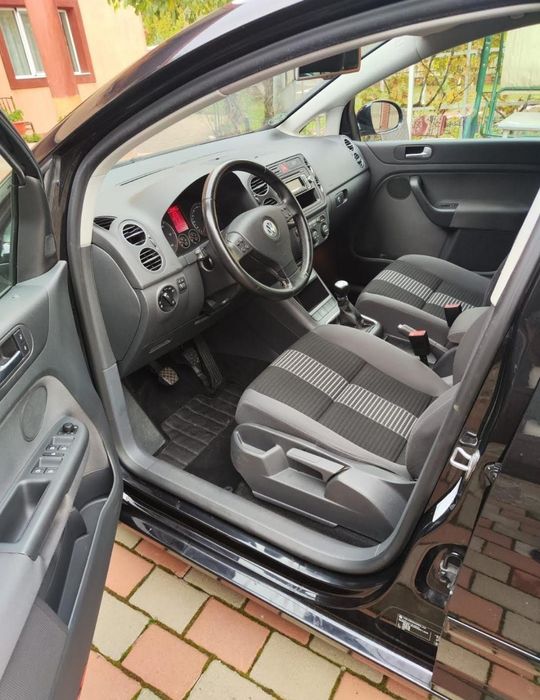 Vând Golf 5 Plus diesel