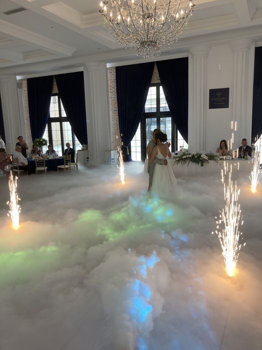 Fum greu, artificii și masină de baloane cu fum