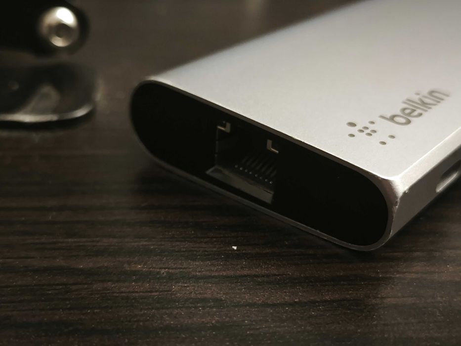 Hub USB-C Belkin pentru MacBook
