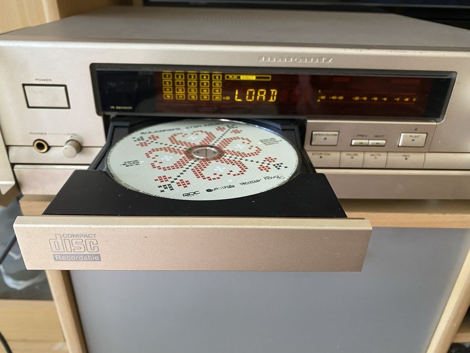 Maranz CDR-1 и друга техника на Marantz