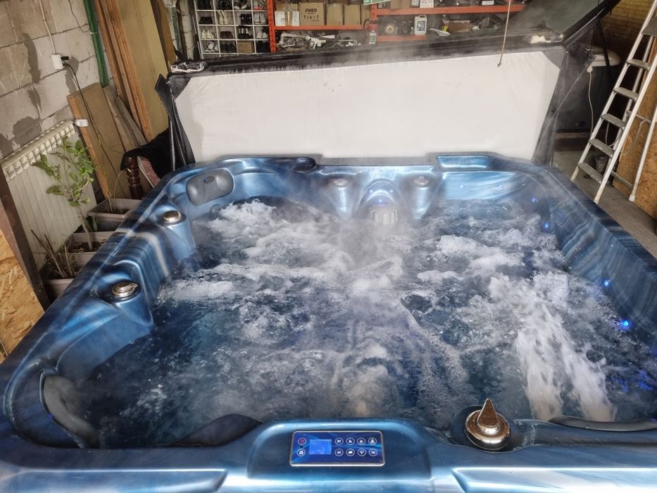 Jacuzzi-hot tube-ciubar