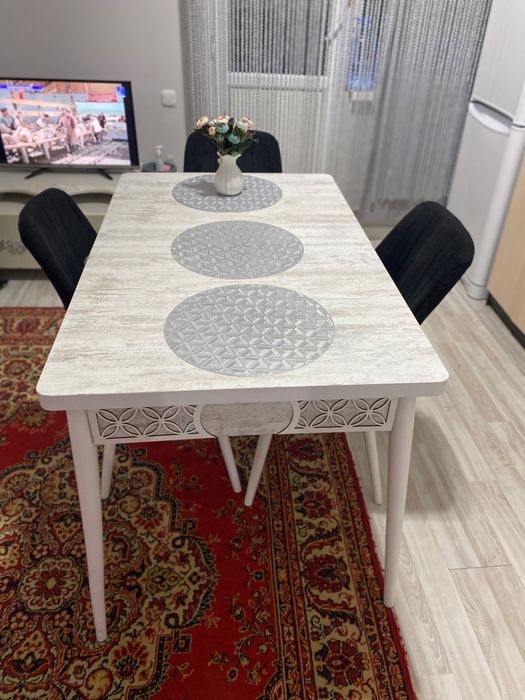 Продам стол со стульями