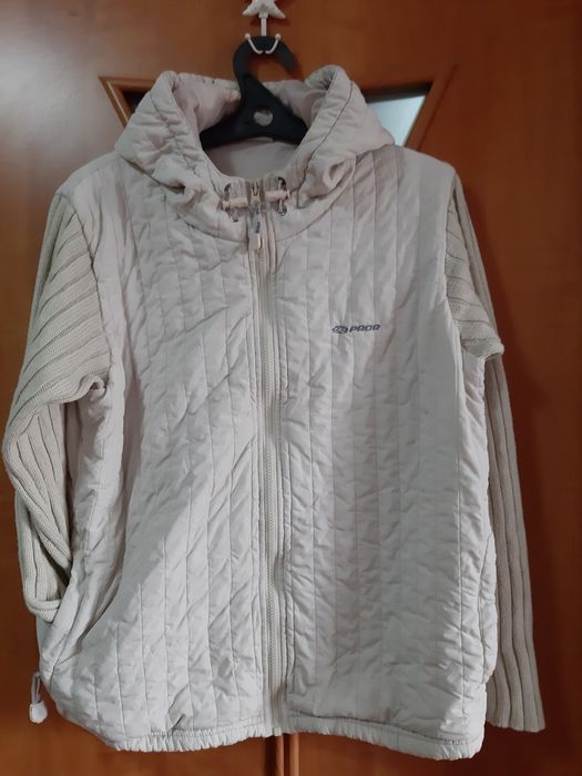 Продам куртку женскую