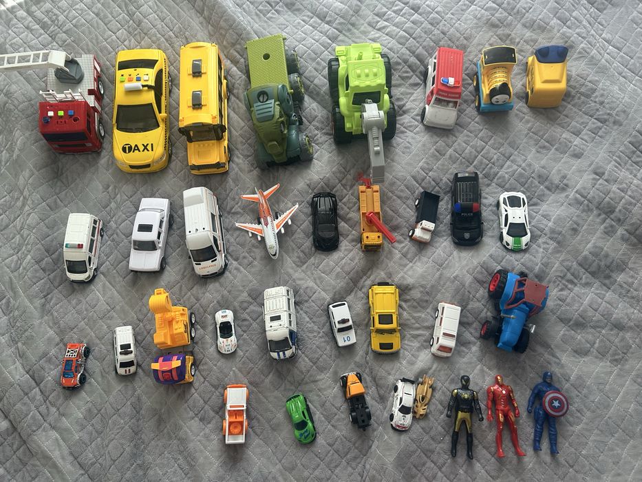 Машинки игрушки разных спец служб