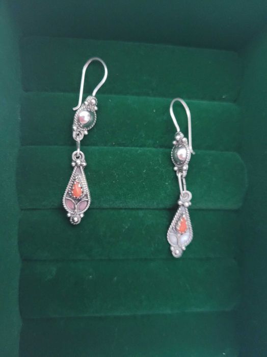 Cercei vechi din argint cu coral natural
