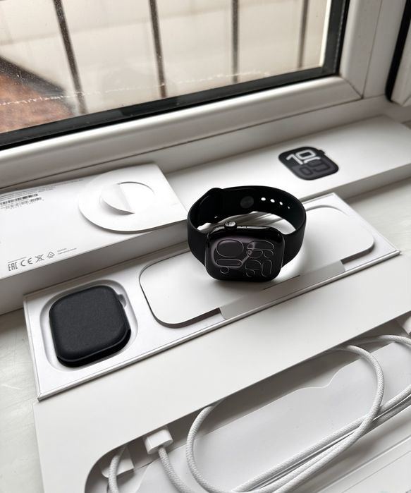 Apple iWatch 10 Black 46mm 100%