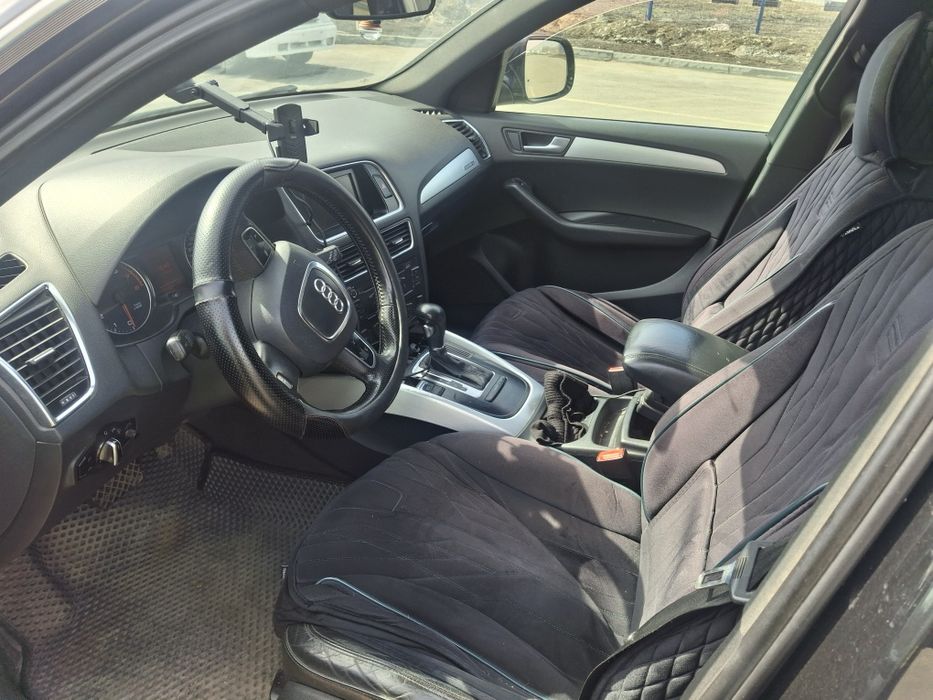 Audi Q5 легковая машина