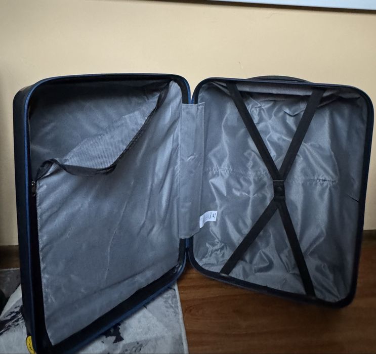 Малък и среден куфар - нови