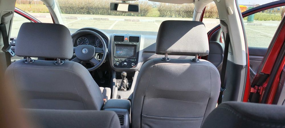 Volkswagen Golf 5 – 1.6 FSI (Benzină) – Întreținut & Dotat