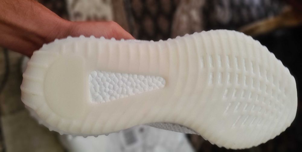 Adidas yeezy 350 noi,albi