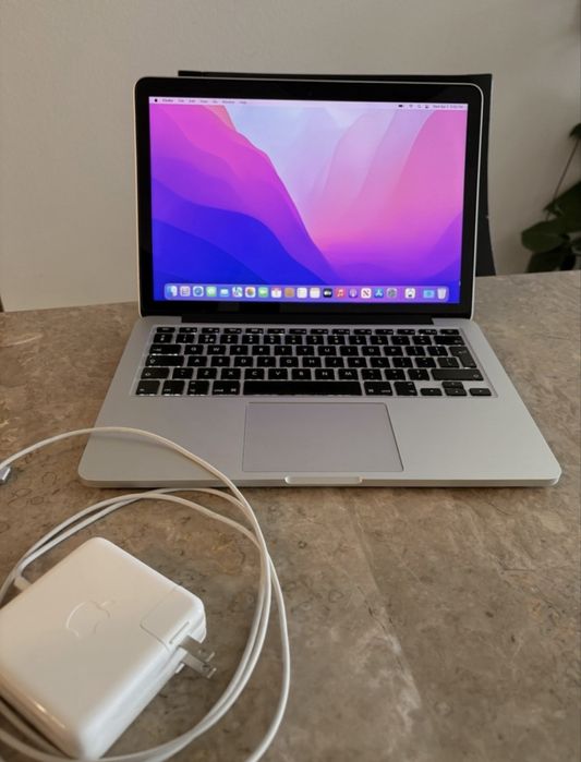Apple MacBook Pro 13” Early 2015 sotiladi