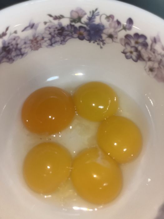 Яйцо домашнее свежее