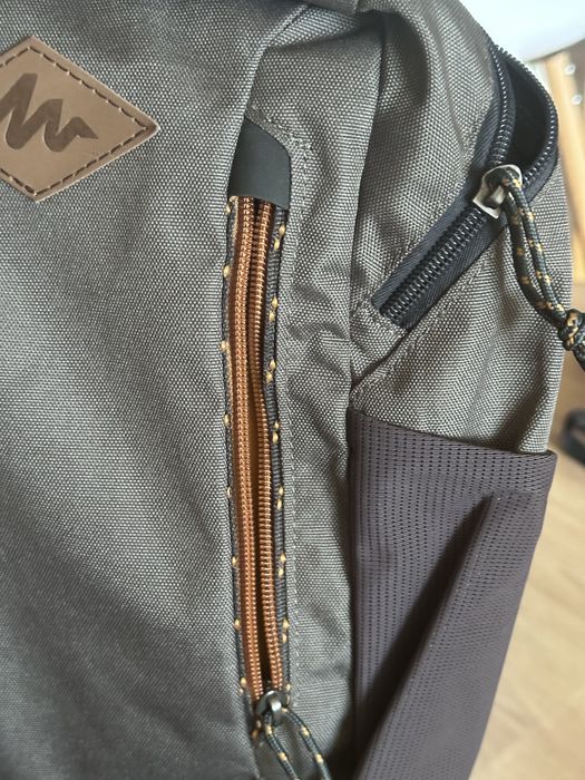 Оригинална раница Quechua NH500 (10L) – Кафяво-сива / Отлично състояние