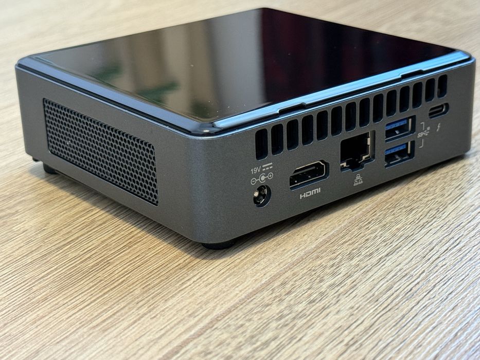 Mini PC Intel NUC NUC8i3BEK2 Intel Core i3-8109U, 16GB RAM, 240GB SSD