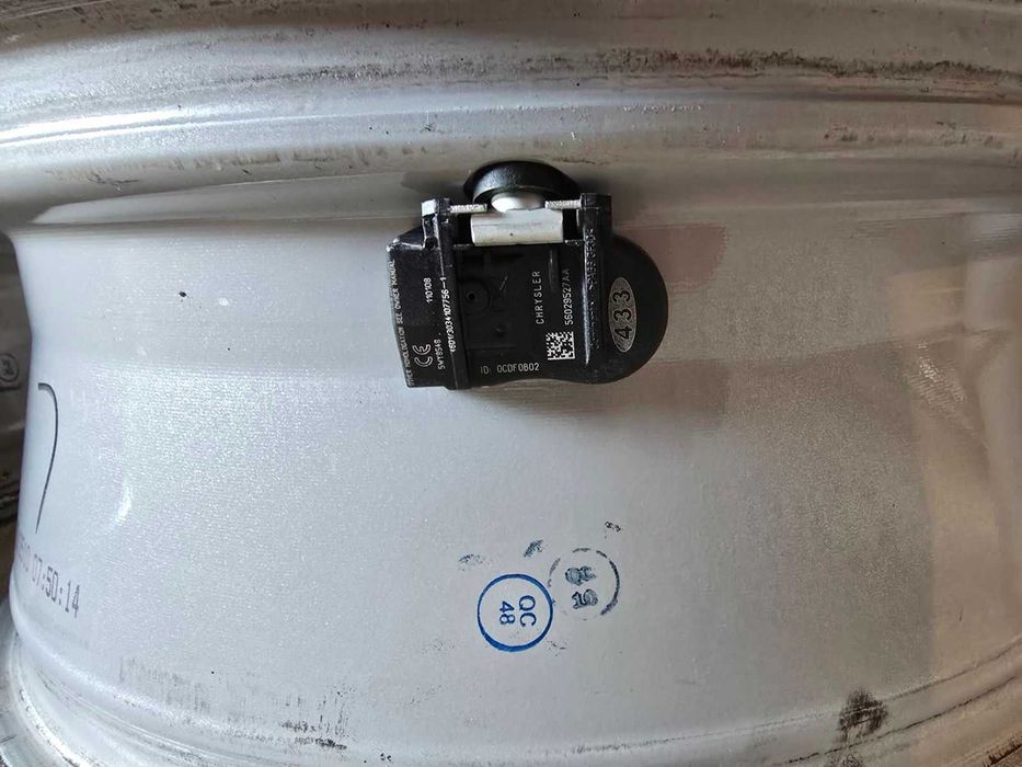 Алуминиеви Джанти Jepp 17 цола + сензори за налягане