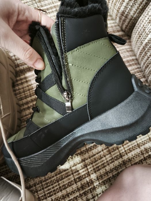 Продам ботинки новые 38 размер