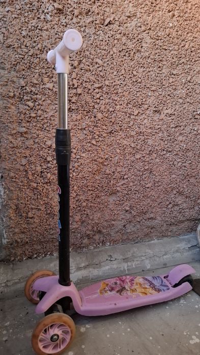 Продам самокат для девочки