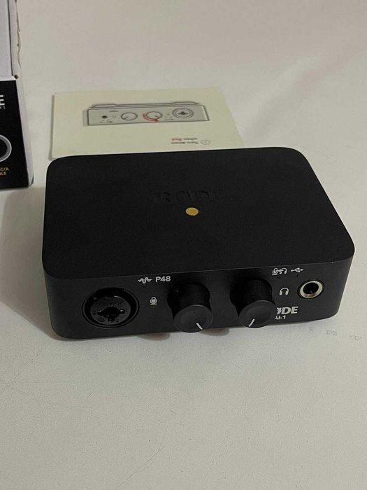 Звуковая карта аудио интерфейс RODE AI-1