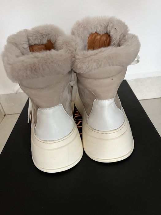 Vand ghete femei Musette TJ Arosa, purtate de 2 ori. Marimea: 39