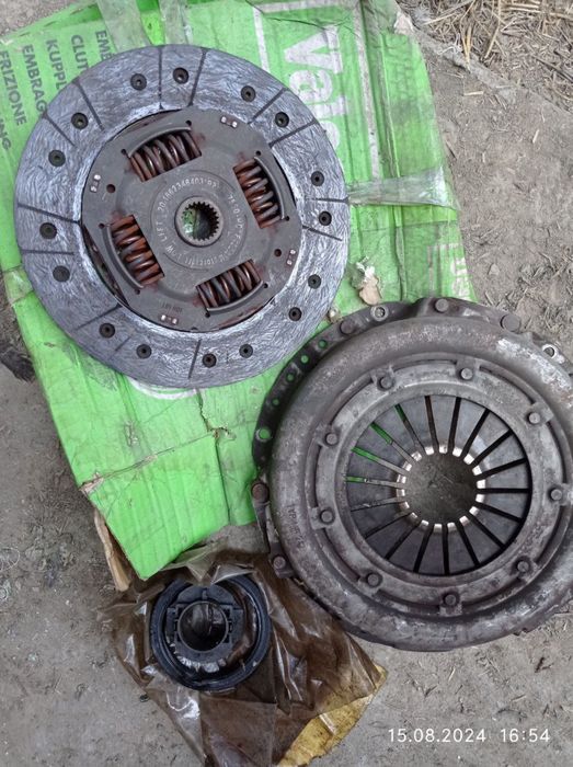 Дверь на BMW   И карзина форд- транзит