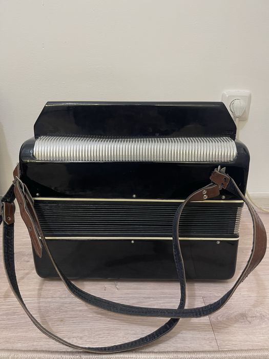 Продам Баян 70 000