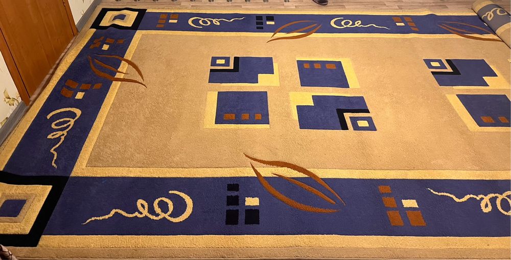 Продам ковер 2,5/4,70