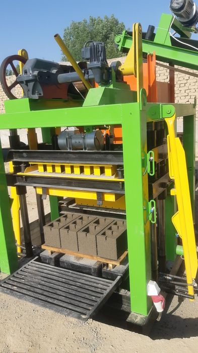 Shlakablok ishlabchiqozish stanogi