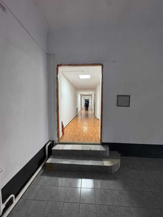 Сдам офисные кабинеты на 3 этаже административного здания.