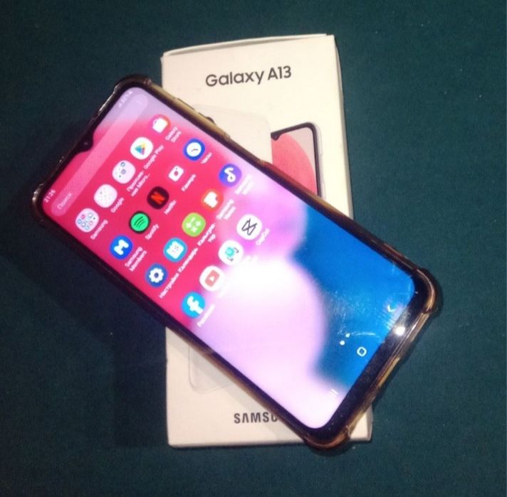 Samsung A13 c NFC новый практически.