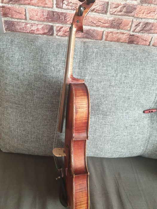 Vioara veche DE VÂNZARE