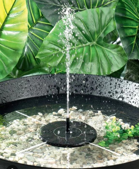 Соларен фонтан с три режима на разпръскване на водата