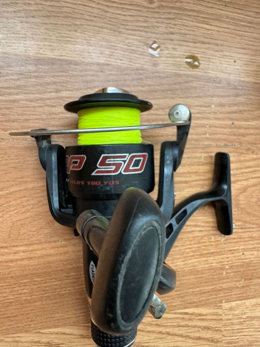 Vând Mulinete pescuit