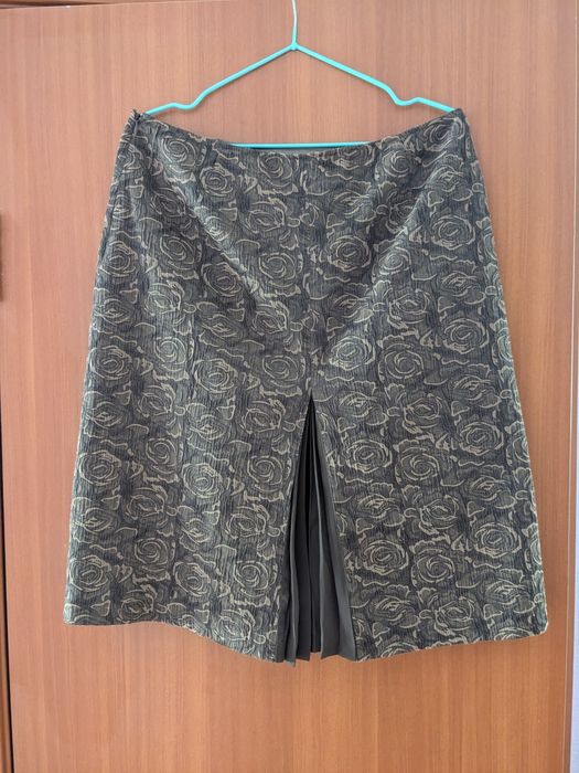 Продам женский костюм