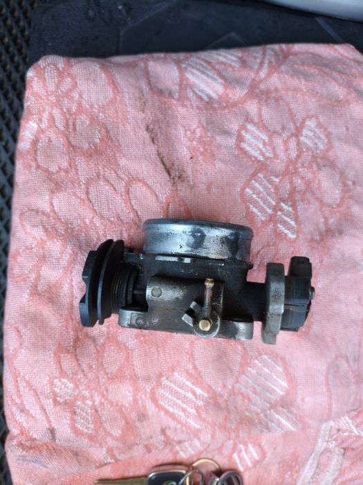 Дроссельная заслонка гольф, вента, Пассат 2л 2Е