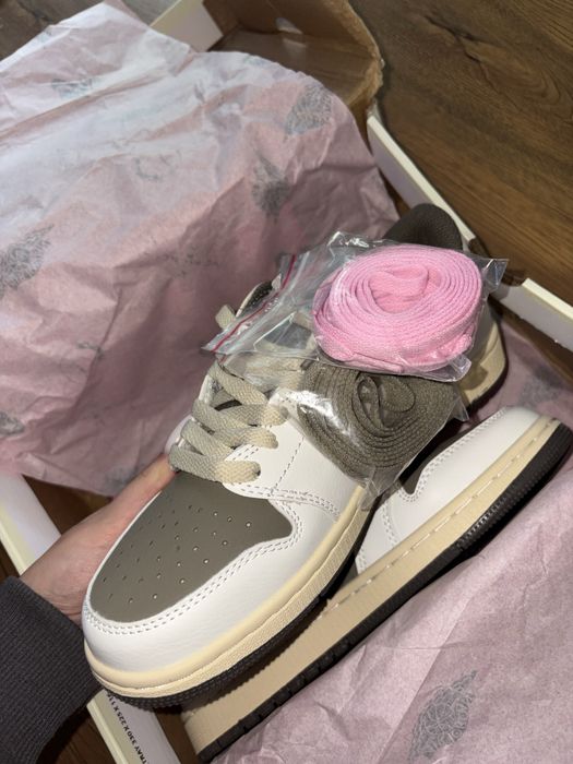 Nike Jordan X Travis Scott