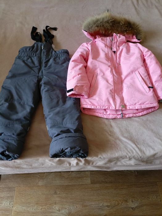 Продам зимний комбинезон на девочку