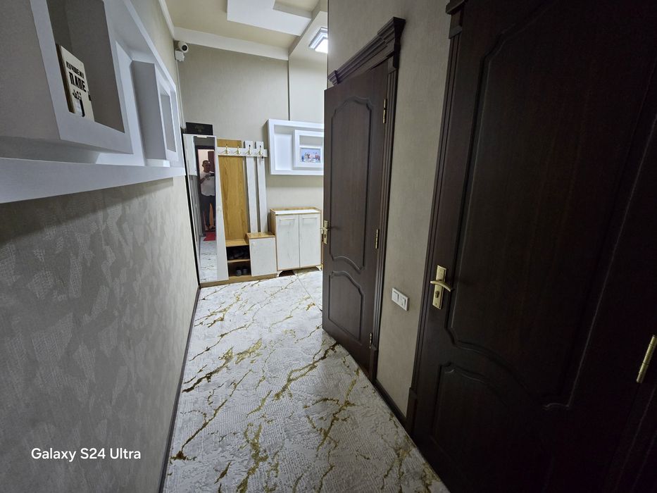 3 xonalik uy sotiladi festival oldida