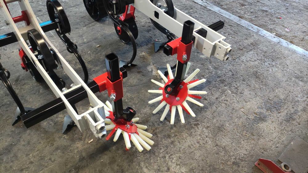 Окопаващ фингър 370мм. / FINGER WEEDER